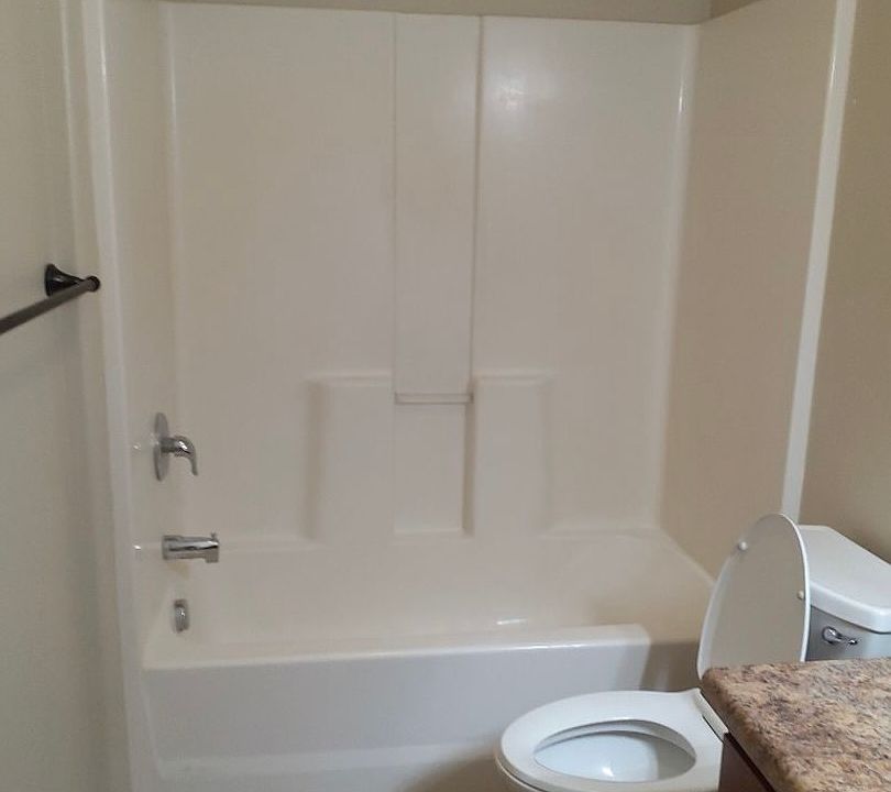 1st image of 1911 Edison Ave #4