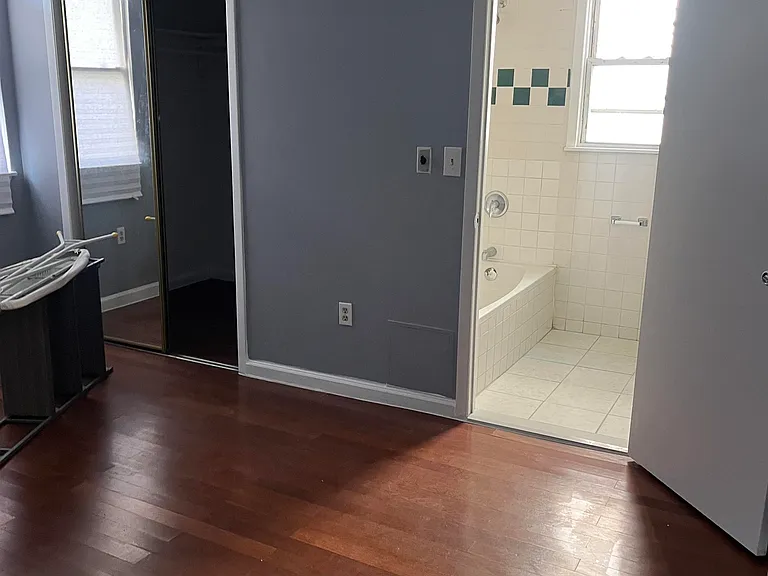 188 Zabriskie St — Photo 9