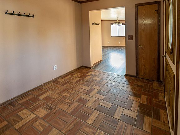 3rd image of 1295 W Homestead Dr W