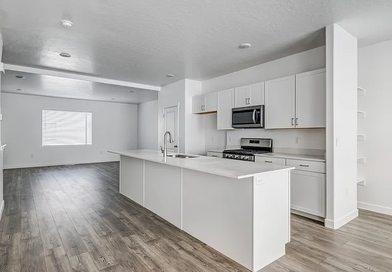 413 S 1110 W #MAIN FLOOR MASTER — Photo 12