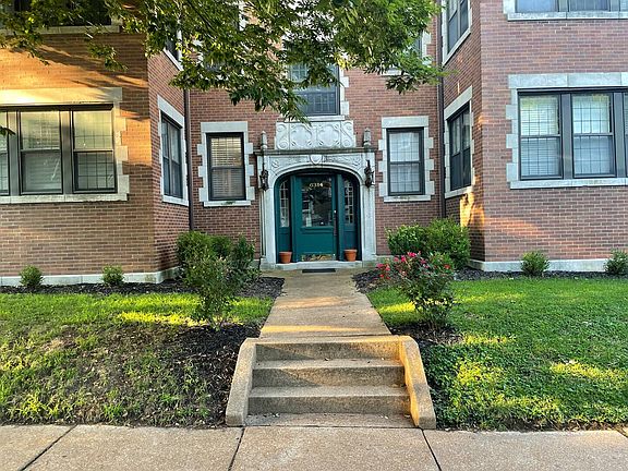 Entrance from the street