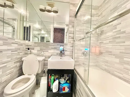 Rented by Century 21 Premier  | media 11