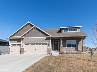 525 NE Bobcat Ct, Waukee, IA 50263