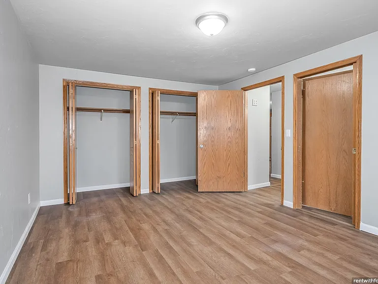 3835 E River Dr — Photo 8