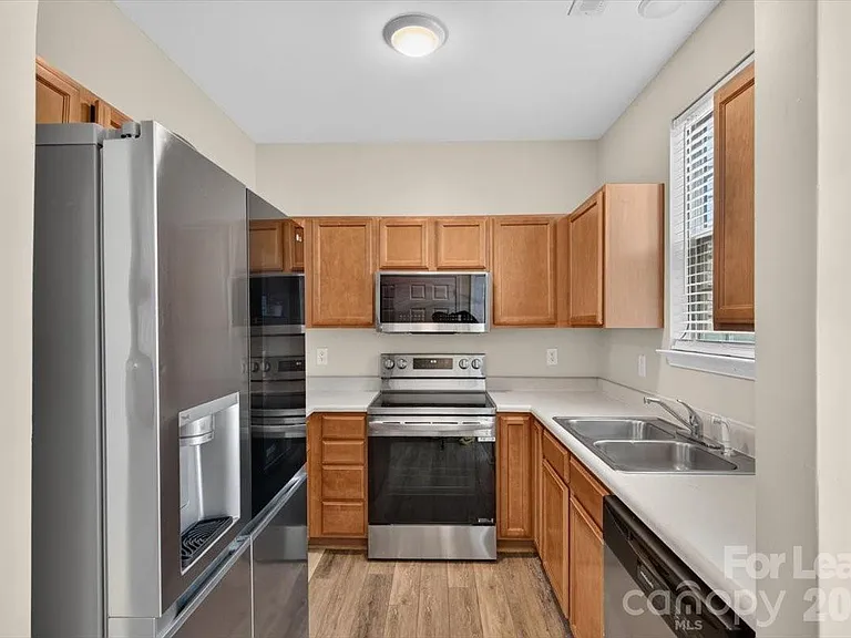 5705 Erin Dr — Photo 8