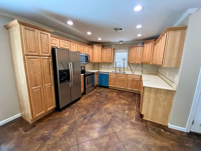 3804 Olive St — Photo 4