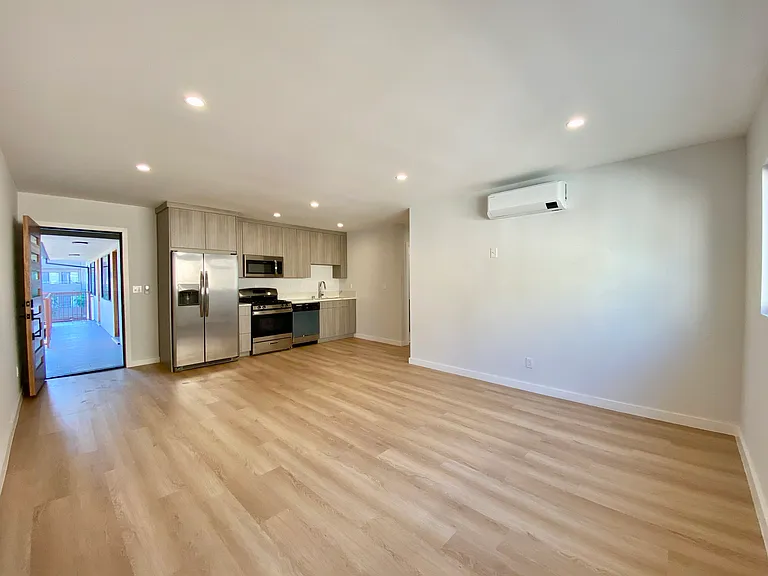 3207 W 3rd St #10A — Photo 9