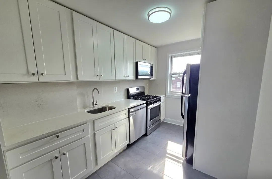 3 bed, 1100 sqft, $3,100 — Photo 1