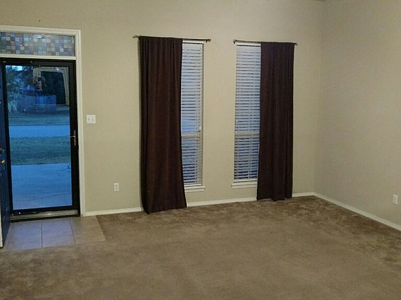 4th image of 2524 Park Ave