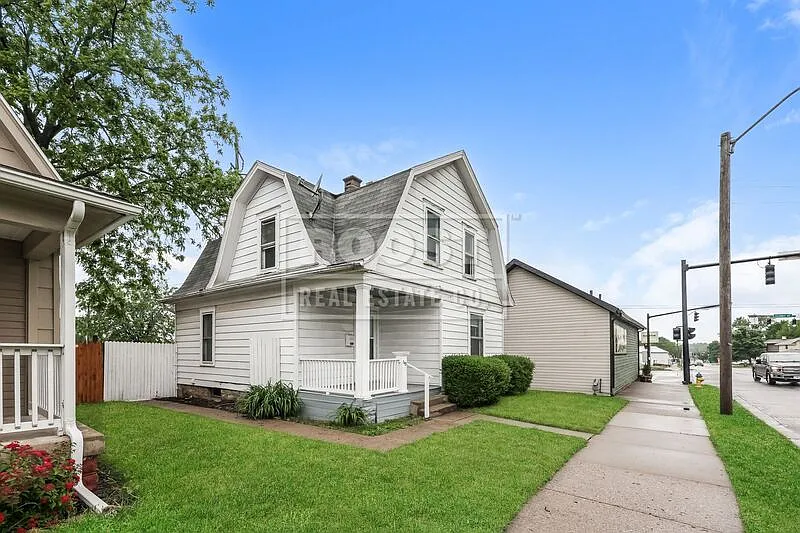 Building Photo - 743 N Belmont Ave