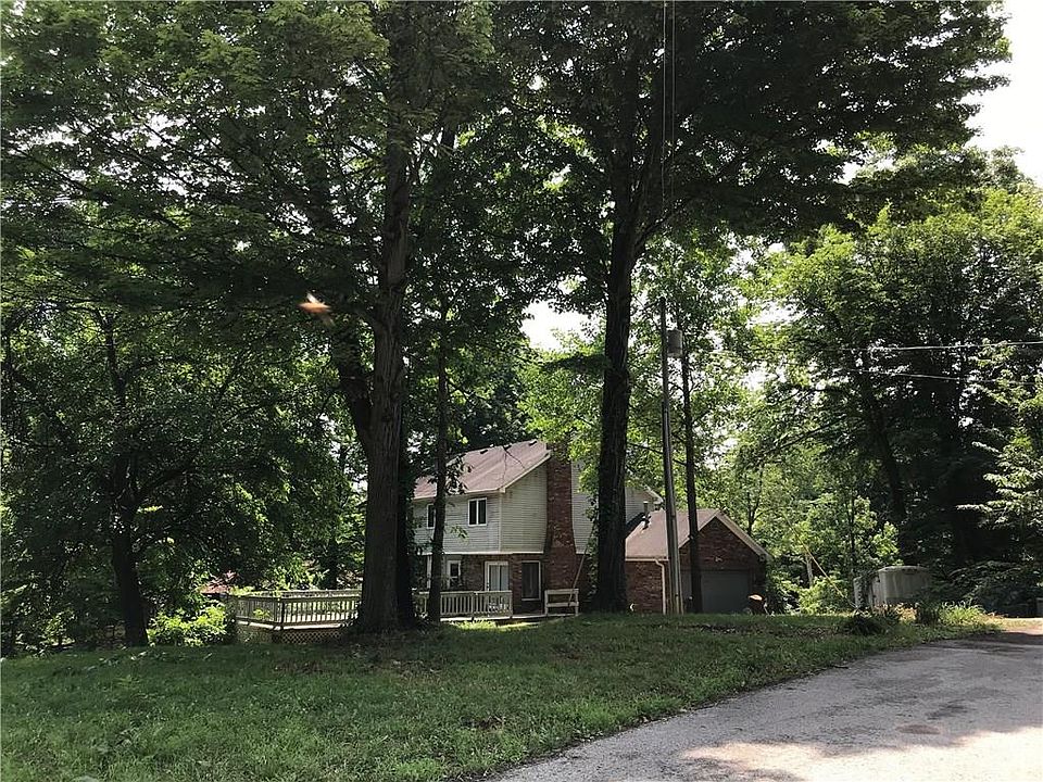 2nd image of 241 Gale St
