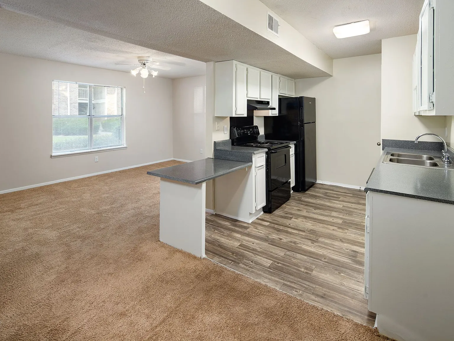 Turtle Creek Apartments — Photo 4