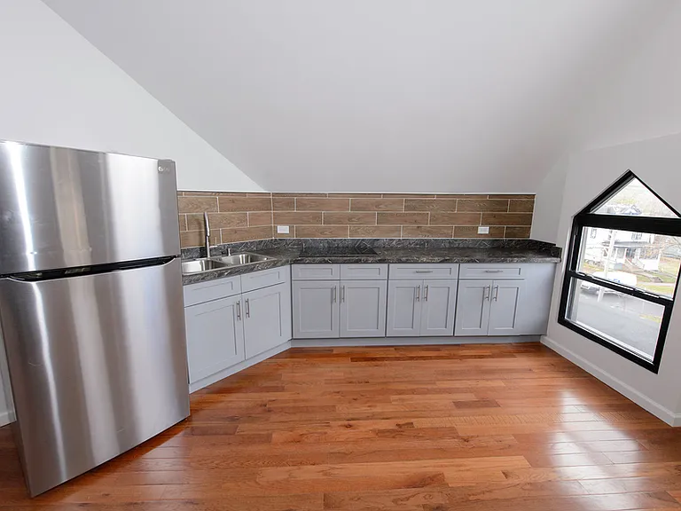 2321 S State St #3 — Photo 9