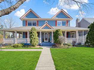 933 Willow Creek Rd, West Chicago, IL 60185