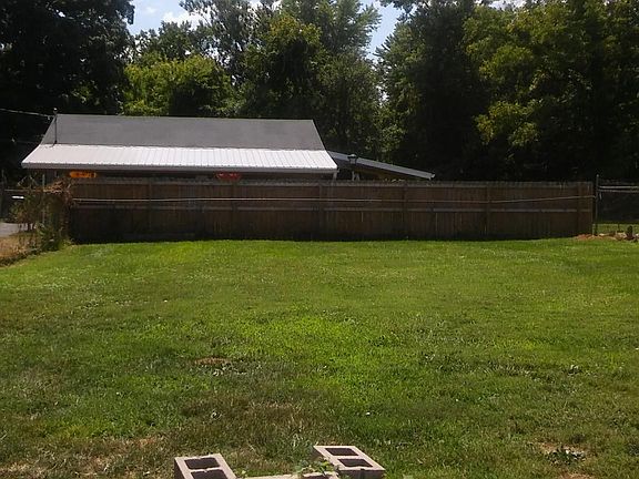 2nd image of 3914 Farmview Ave