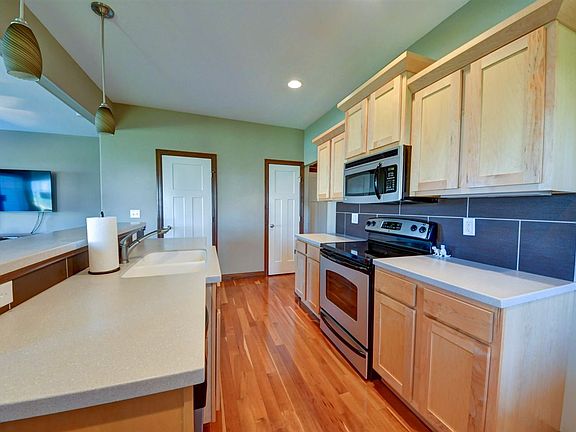 4th image of 1525 Cedar Springs Dr
