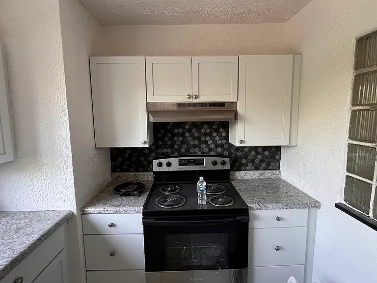 2331 Rustic Rd #8 — Photo 24