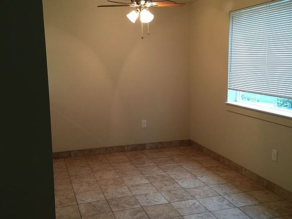 4th image of 9013 NE 54th St APT 01