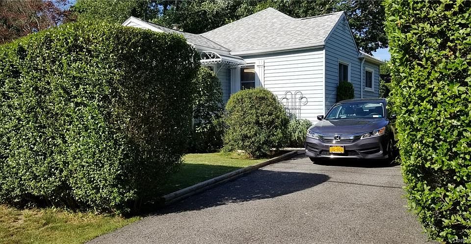 1st image of 26 Pleasant Dr
