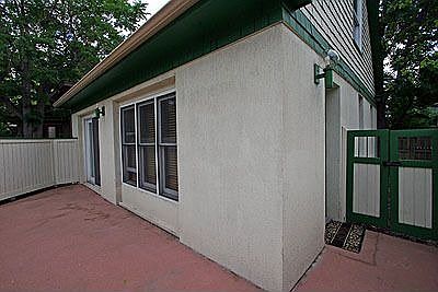 1st image of 212 E Dakota Ave