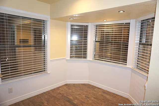 7634 Susan Elaine St — Photo 9