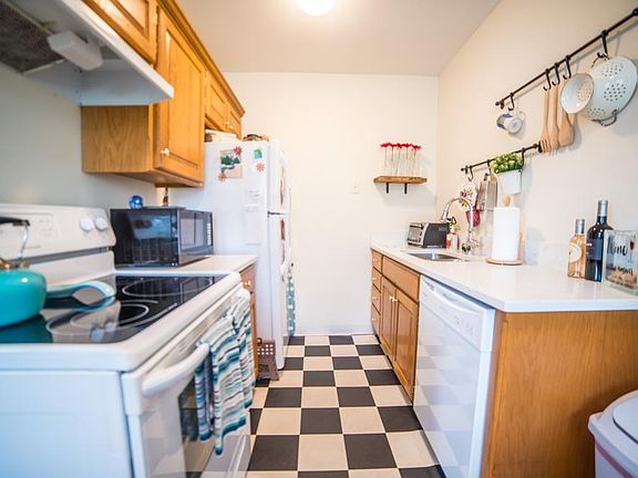 4th image of 4201 Locust St #S
