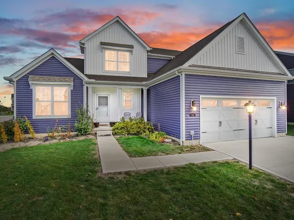 1252 Forest Edge Dr, Marysville, OH 43040