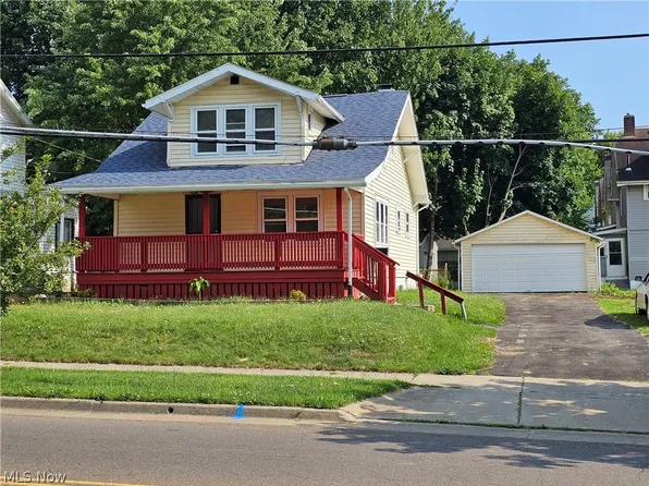 732 Lovers Ln, Akron, OH 44306