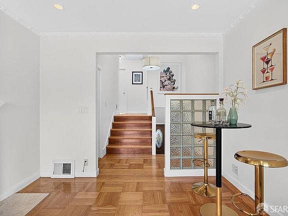 5th image of 231 Evelyn Way