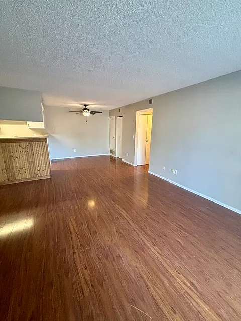 3 bed, 1177 sqft, $1,800 — Photo 2