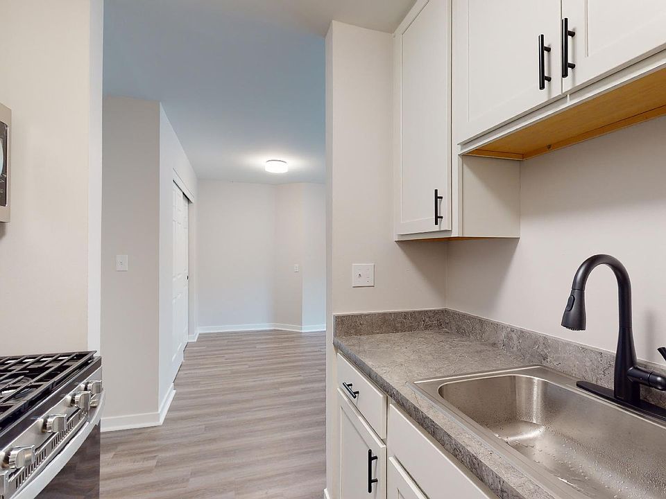 Dolphin Square Apartments 10300 W Bluemound Rd Wauwatosa WI Zillow