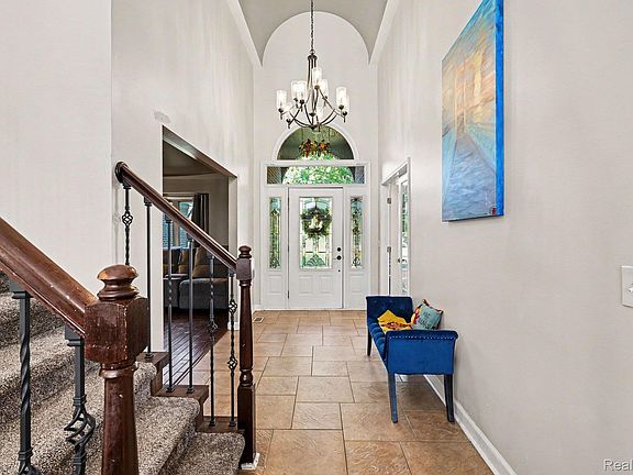 5th image of 40540 Emerald Ln E