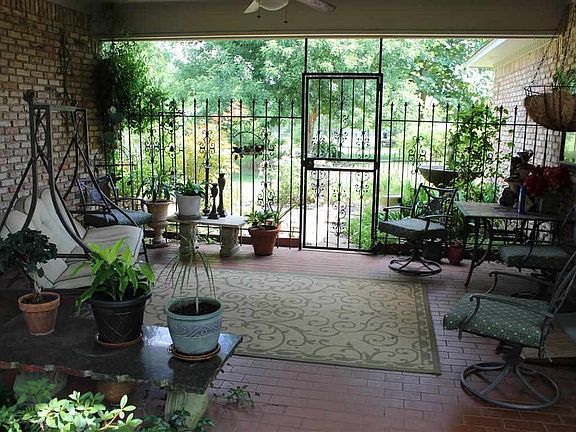 5th image of 212 Pyeatt Dr