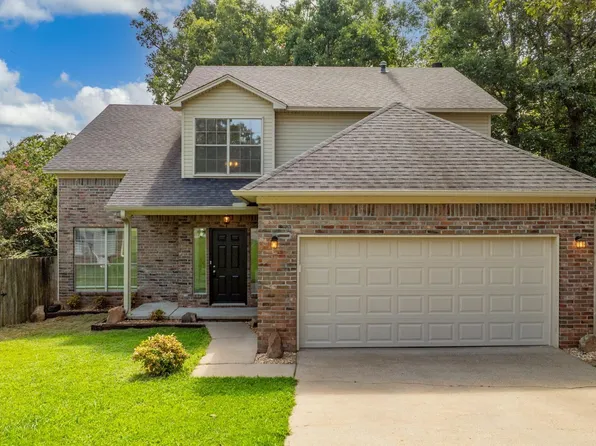 11 Green Oaks Cv, Maumelle, AR 72113