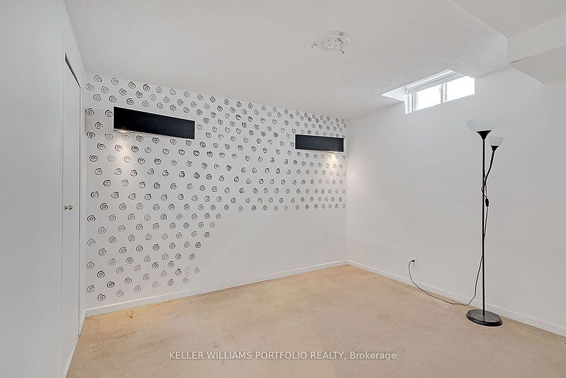 Ajax House for rent - 5 Bedrooms — photo 31