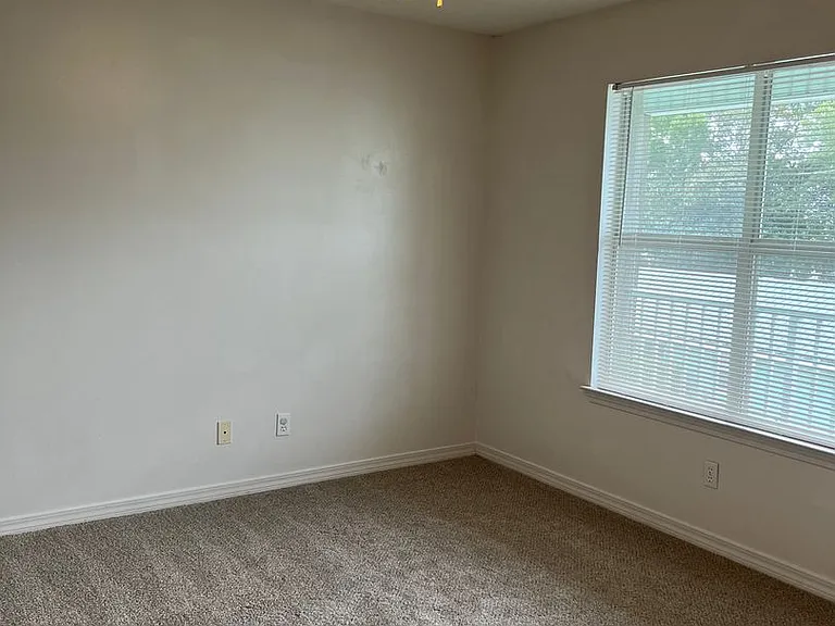 567 Florosa Ct — Photo 8