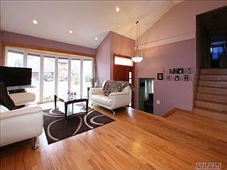 4th image of 31 Loretta Dr