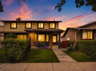 5620 SW Temple Dr NE, Calgary, AB T1Y3Z7