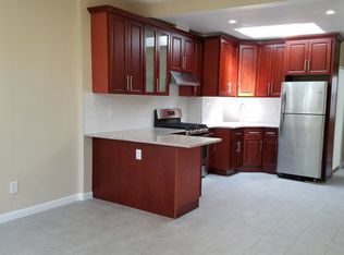 3459 9th St #F2, Astoria, NY 11106