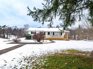 1329 Oak Grove Rd, Saint Marys, WV 26170