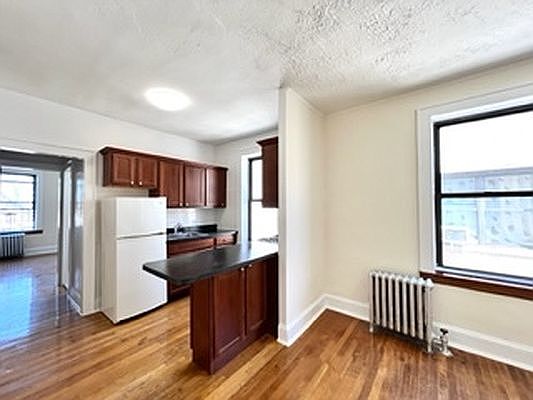 5th image of 2138 Crescent St APT D6