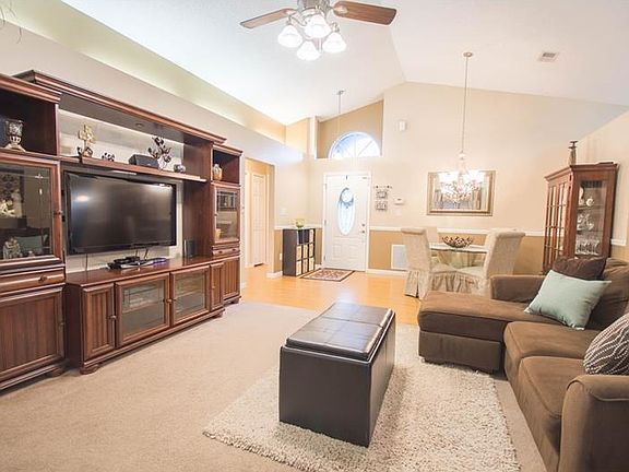 4th image of 140 Lakebreeze Cir
