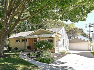 532 N 117th St, Wauwatosa, WI 53226