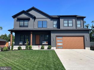 17 Bishop Ave, Berlin, NJ 08009
