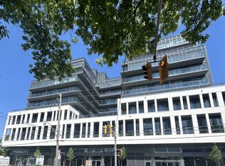 500 Dupont St #814, Toronto, ON M6G 1Y7