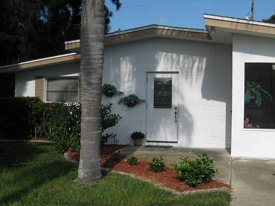 1st image of 717 Alligator Dr