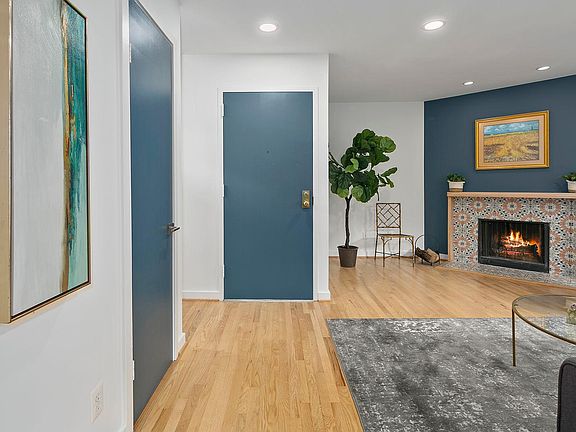 Note coat closet to left of front door