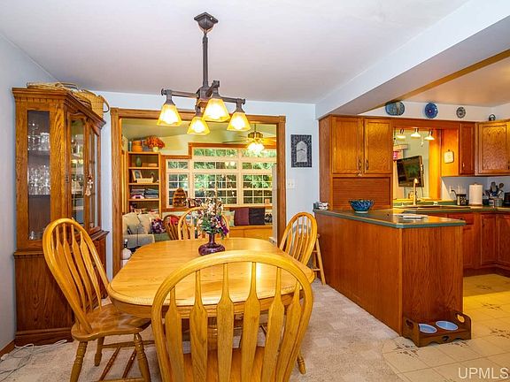 5th image of 518 Forest Park Dr