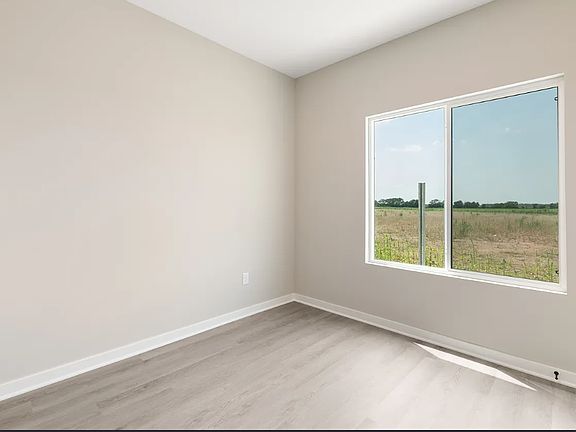 5th image of 2157 N Reece Rd