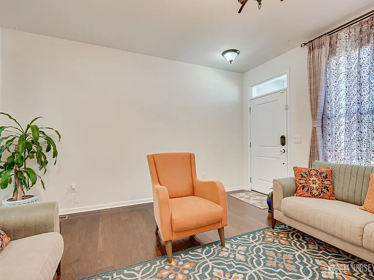 14 Hyacinth Ln — Photo 6